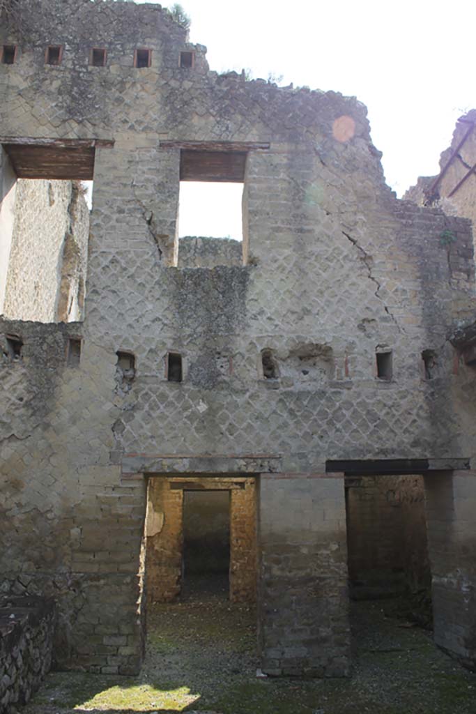 Ins. Or. II.18, Herculaneum. March 2014. Looking towards east wall.
Foto Annette Haug, ERC Grant 681269 DÉCOR